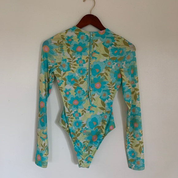 Billabong surf suit - Picture 3 of 3